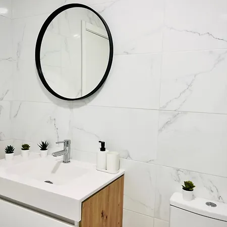 Luxury Spacious Flat In Lisbon, Ideal For Tourists * Лісабон
