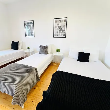 Luxury Spacious Flat In Lisbon, Ideal For Tourists *