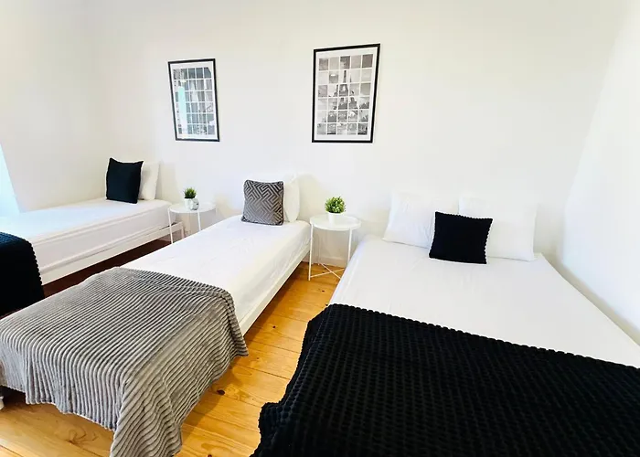 Luxury Spacious Flat In Lisbon, Ideal For Tourists *